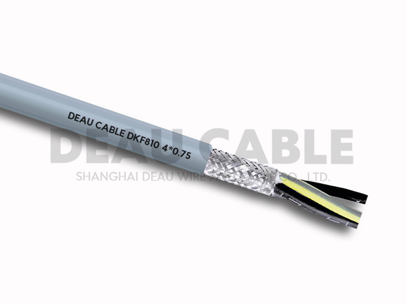 典型應用適用于連續(xù)往復運動下的安裝， 特別是工業(yè)作用環(huán)境下的頻繁彎曲場合， 如現(xiàn)代化機械標準部件的拖鏈中及物流系統(tǒng)、 操控系統(tǒng)、 機械自動化系統(tǒng)等。 數(shù)控機床、 電子設備、 五金沖壓、 木材石材機械、 玻璃與門窗機械、 注塑機、 機械 （人） 手、 建筑機械、 重型機器廠 、 汽車制造、 起重運輸設備、 自動化倉庫、 碼頭、 消防車等的室內(nèi)外環(huán)境需要屏蔽的場所。 特別應用重機械負荷， 海岸、 港口、野外， 高低溫、 高污染等惡劣環(huán)境場所。